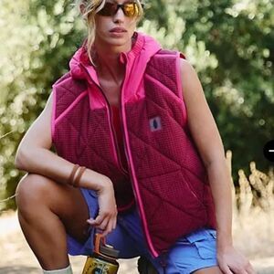 Free People Movement Recreation Revrsible Fleece Puffer Vest Sour Cherry size L